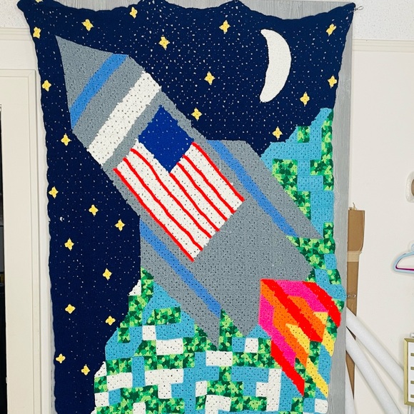 Large handmade granny square pixilated crochet rocket ship space throw blanket - Picture 2 of 5